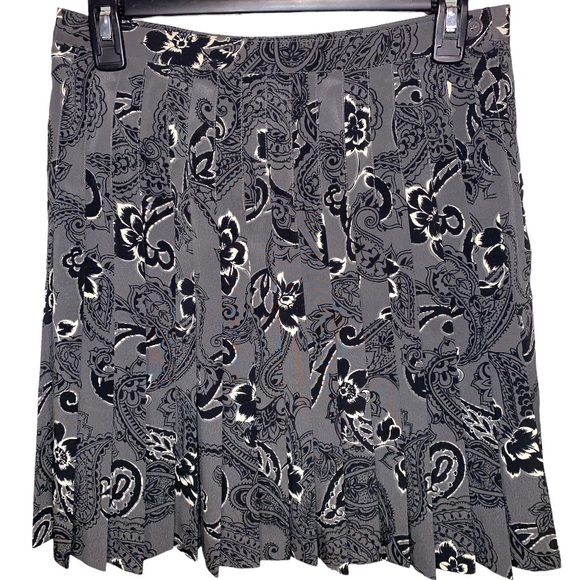 Express Dresses & Skirts - EXPRESS VINTAGE 90s Marque Déposée Gray Floral Paisley Pleated Tennis Mini Skirt